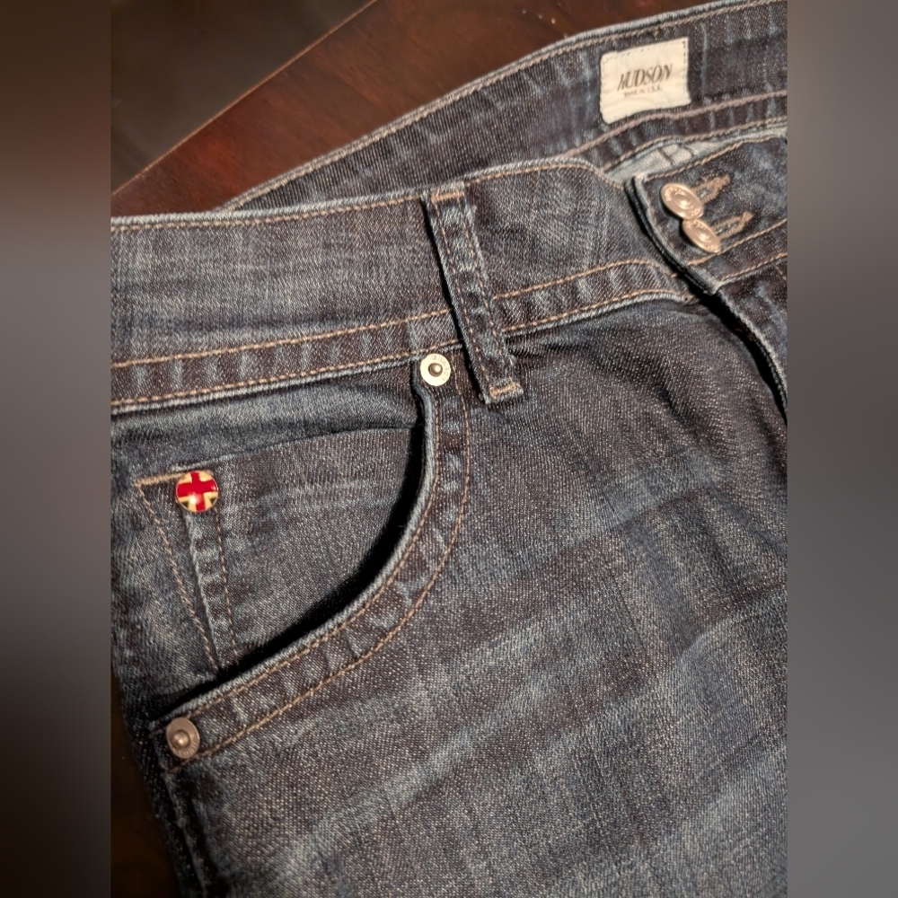 Hudson Signature Petite Boot Cut Jeans, Dark Wash, Women's 30. - Picture 2 of 8